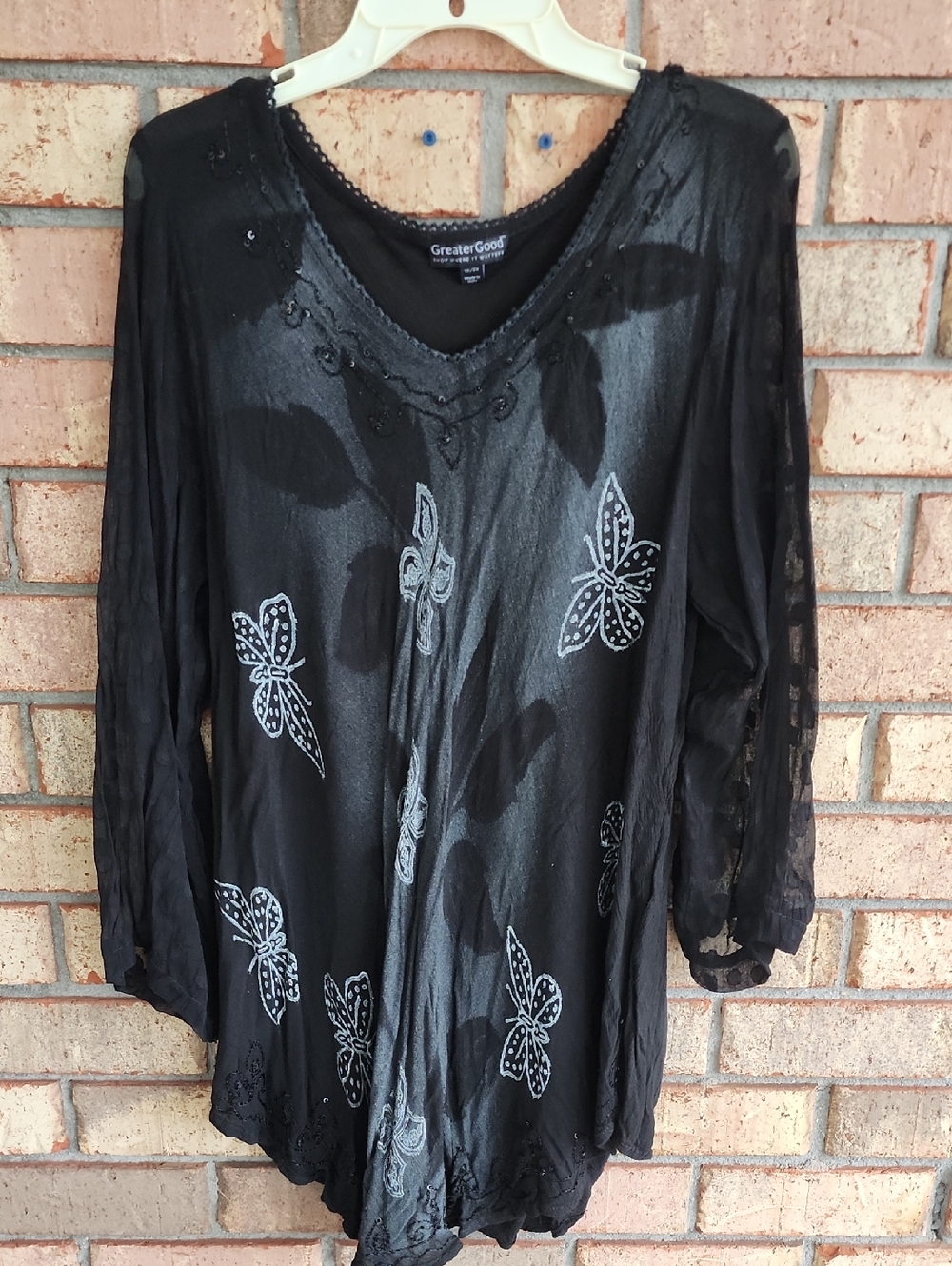 Greater Good Size 1x/2x Black V-Neck Butterfly Embroidered Women's Top
